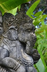 Fototapeta premium Statue de Ganesh dans un jardin de Bali