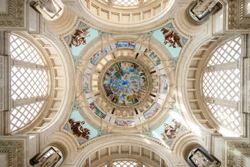 Fresken im Museum für katalanische Kunst, Barcelona, Spanien © Pixelshop