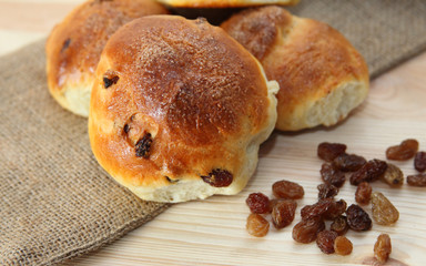 Süße Rosinenbrötchen 2