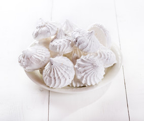 white meringue cookies