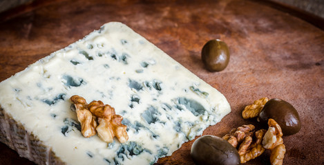 Blue cheese with walnuts