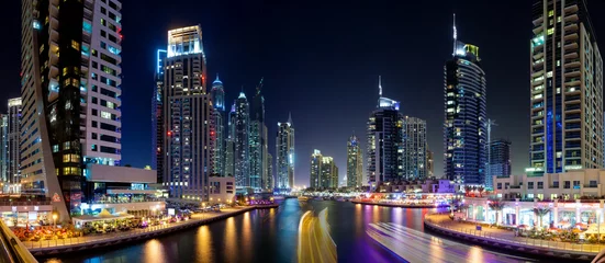 Zelfklevend Fotobehang Dubai Marina bij nacht - panorama © geosgrchw