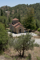 Fototapeta na wymiar Церковь святого Онуфрия в горах Тродос. Кипр
