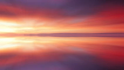 Crédence de cuisine en verre imprimé Ciel Reflet de nuages colorés au coucher du soleil avec effet de longue exposition
