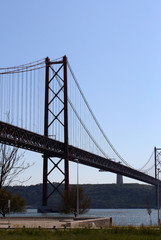 Fototapeta na wymiar High bridge in the center of Lisboa