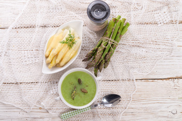 Green asparagus soup