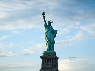 Fototapeta premium Niski kąt widzenia posągu, Statua Wolności, Liberty Island, N