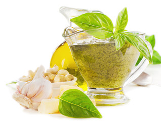 pesto and ingridients