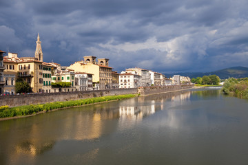 Fototapeta na wymiar Italie > Florence > Rivière