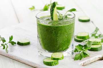 Healthy green smoothie