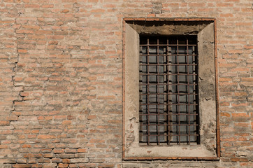 Fototapeta na wymiar old facade with window, Italy