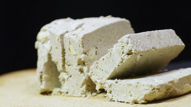 Sliced halva