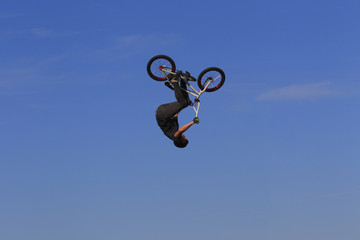 Saut en BMX