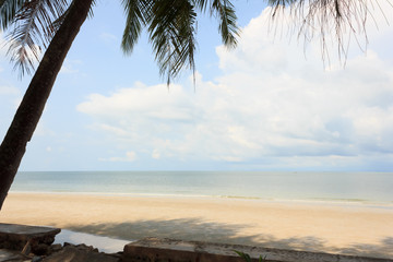 Obraz premium Blue sea with blue sky