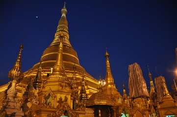 Naklejka premium Shwedagon Pagoda yangon
