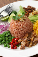 thai fried rice with shrimp paste, khao kluk kapi