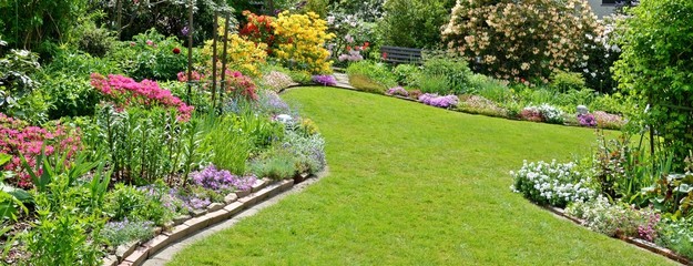 Schöner Garten mit toller Bepflanzung