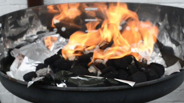 Grillkohle anz&uuml;nden