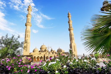De moskee in de stad Hurghada in Egypte