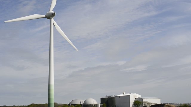 Windkraftanlage und Biogasanlage