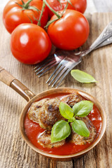 Meatballs in tomato sauce