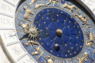 Naklejka premium Venice, Italy: Zodiacal Wall Clock