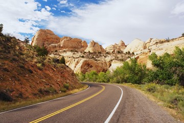 Capitol Reef, View from road on the white domes