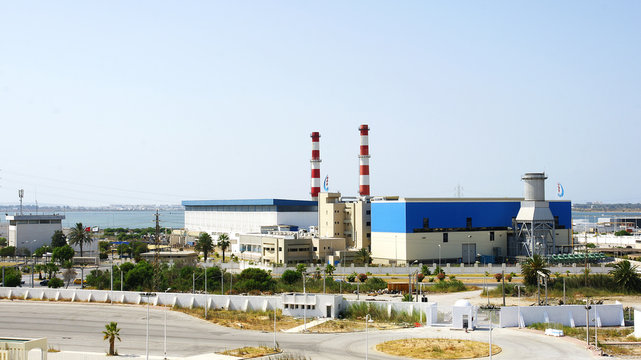 Zona industrial en el puerto de La Goulette, T&uacute;nez