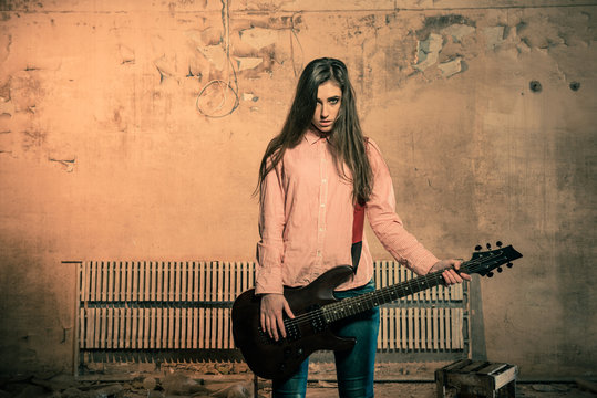 female guitar player
