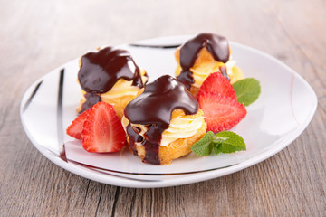 profiterole with chocolate sauce