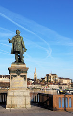 Fototapeta premium Statue de Paul Bert à Auxerre