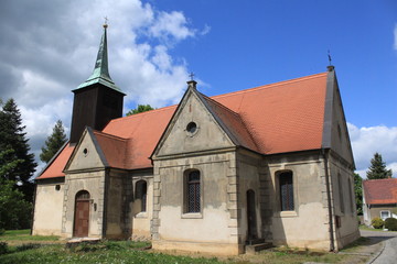 Fototapeta na wymiar Dorfkirche in Görlsdorf bei Luckau