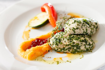 chicken cutlets with vegetables