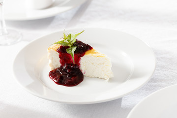 cheesecake with jam
