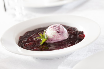 ice cream with sauce