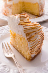 Cheesecake with Swiss meringue