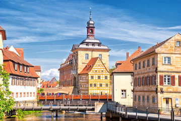 Fototapeta na wymiar Ratusz Starego Miasta i dzielnicy w Bambergu fränkschen młyn