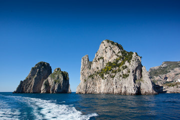Fototapeta na wymiar rock in Capri island