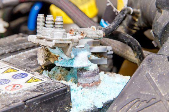Autobatterie defekt - Sulfat am Minuspol