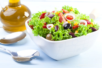 Fresh Mexican salad with olives and red beans