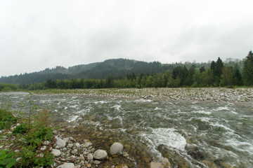 górska rzeka © Piotr Szpakowski