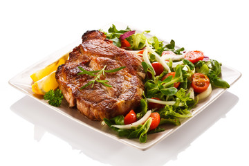 Grilled steak and vegetable salad