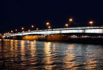 Fototapeta na wymiar Liteiny Most przez rzekę Neva w Petersburgu