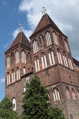 Fototapeta na wymiar Türme von St. Nikolai in Luckau
