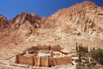 Rolgordijnen Egypte View of St. Catherine's Monastery and Mount Sinai, Egypt