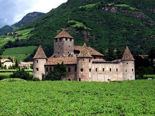 Fototapeta na wymiar Zamek Maretsch w Bolzano