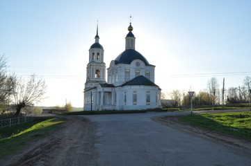 Церковь на закате