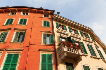 Fassade alter Stadthäuser in Verona