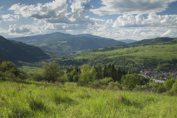 Obraz premium Poland, Panoramic Viev of Gorce Mountain Range, Spectacular Clou