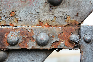 Rost an der Stahlkonstruktion einer Brücke